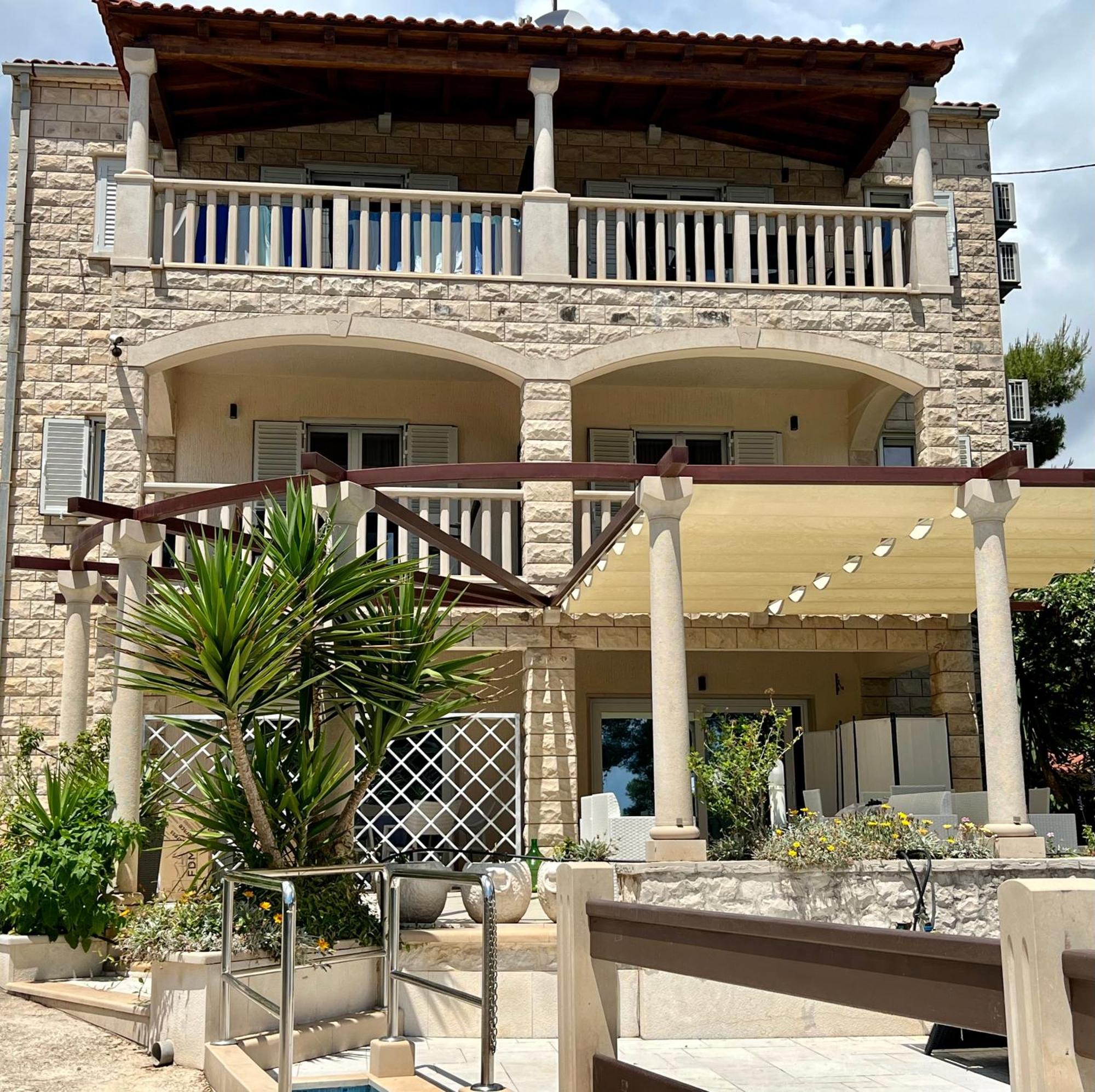 Vila Vera Seafront Apartments 수마르틴 외부 사진